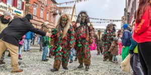 Álarcos felvonulás és különleges fánkok a Farsangfarka Fesztiválon