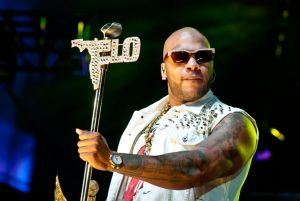 Pitbull helyett Flo Rida lép fel Székesfehérváron
